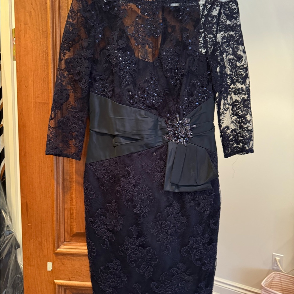 Teri Jon Blue Long Sleeve V-Neck Sheath Dress